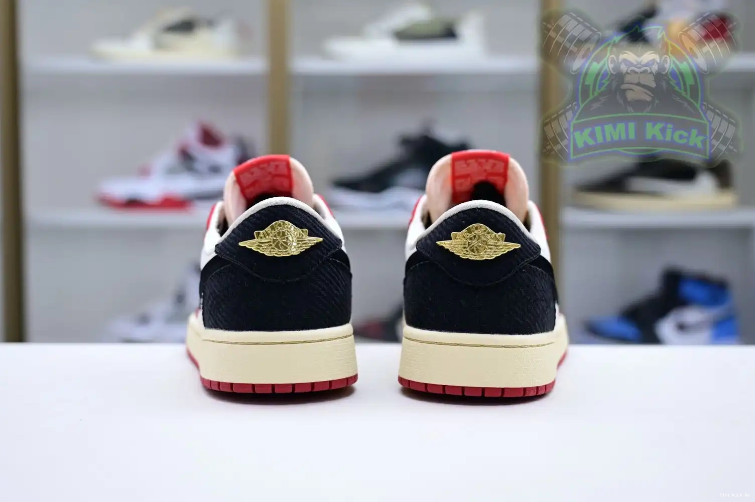 Jordan Room OG Kimikick x 1 Air Trophy Jordan Low “Away” 0701